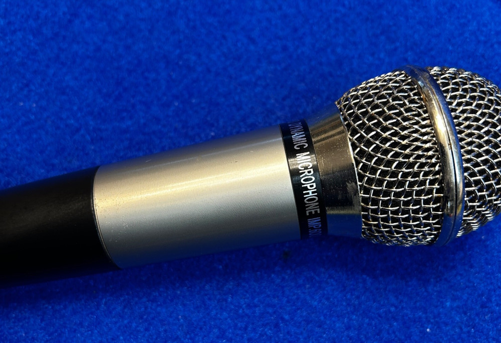 HISONIC HS309 PORTABLE WIRED MICROPHONE with Echo Control, l/4 in plug, WORKs