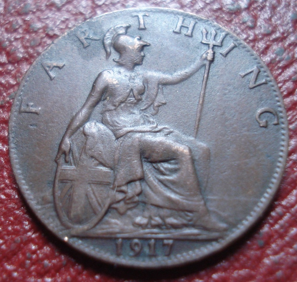 1917 BRITISH FARTHING IN FINE-VF CONDITION