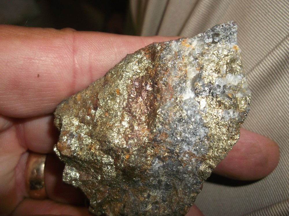 Gold, silver, copper, 84 grams samples ,ore high grade .