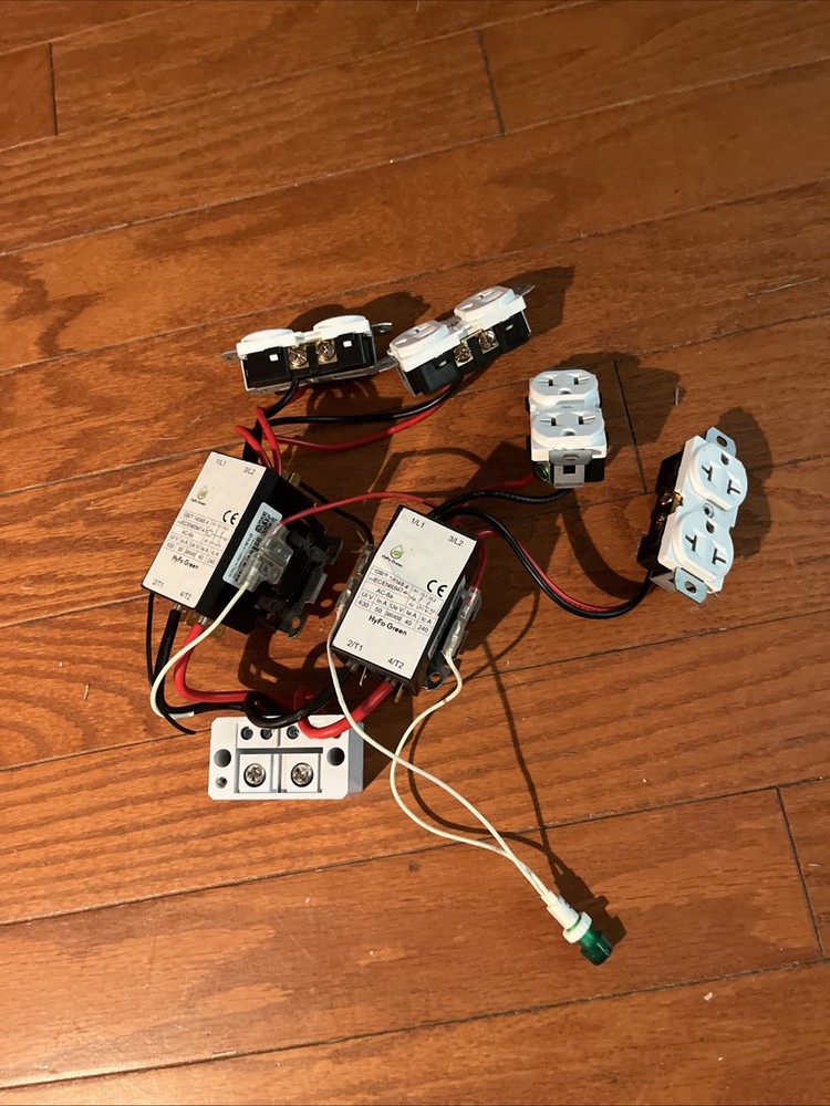 Hyfo Green Light Controller With Trigger.