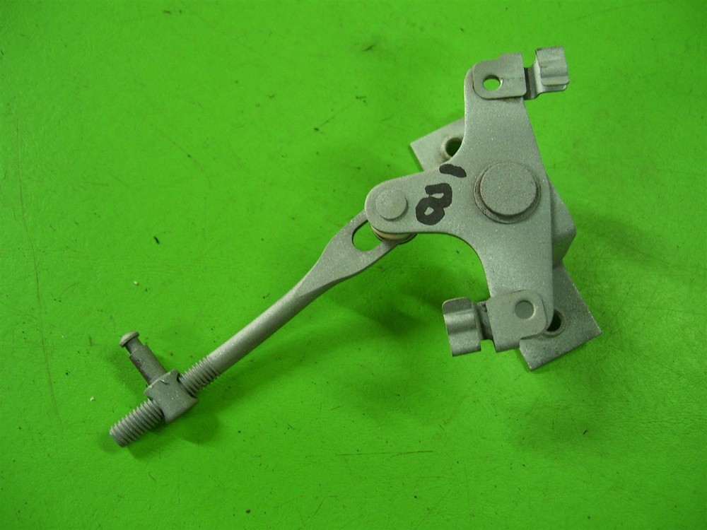 1985 Dodge D50 Ram 50 Tailgate Tail gate Handle Pivot Transmission Mighty Max