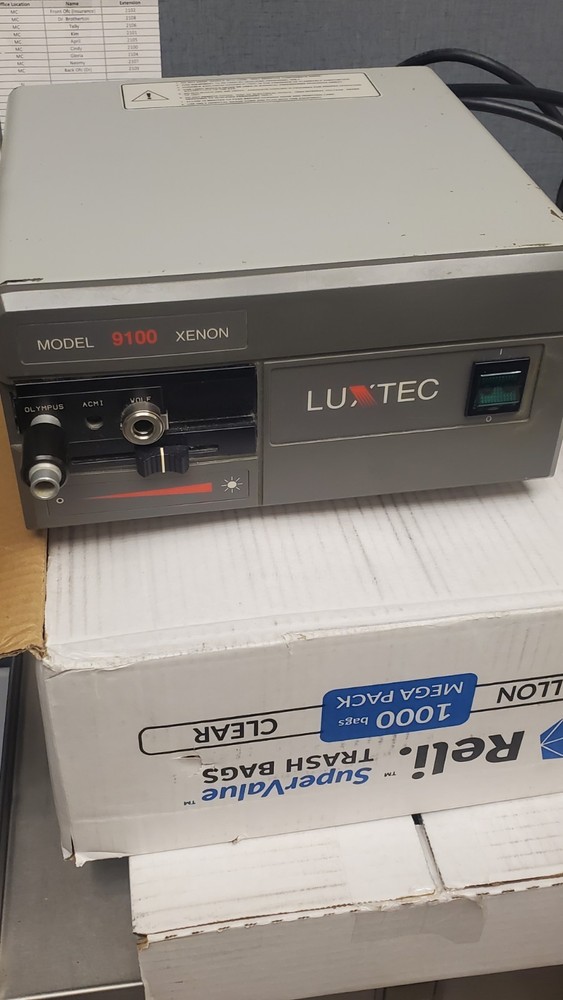 LUXTEC Model 9100 Xenon Light Source