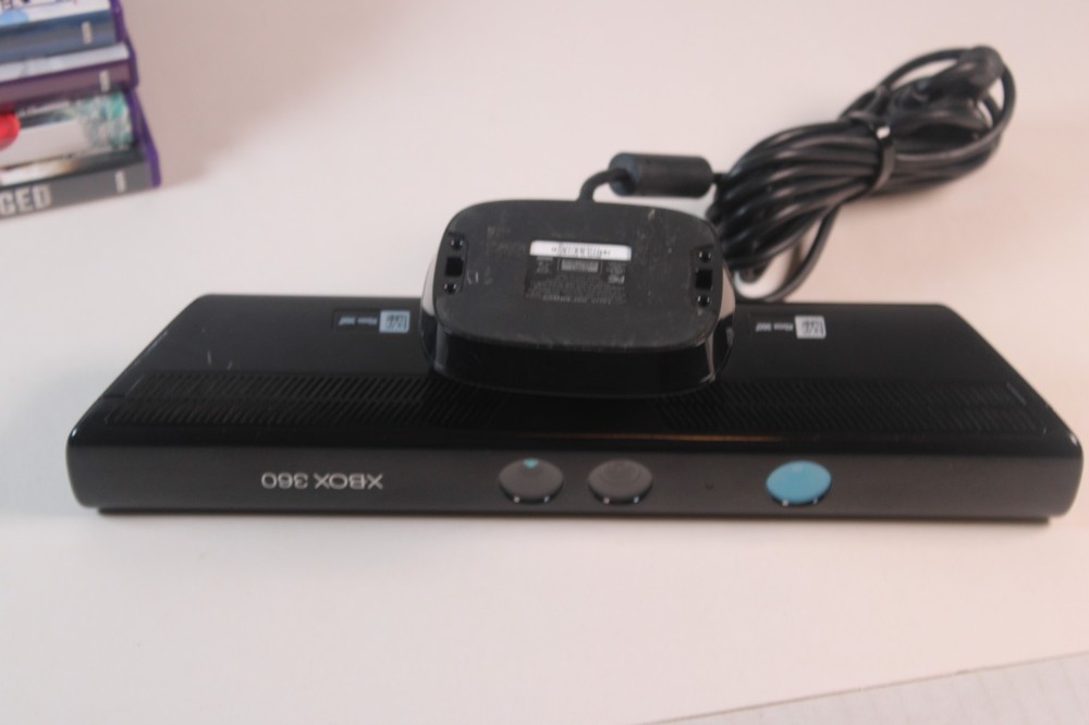 Microsoft Xbox 360 Kinect Sensor Bar w/ 6 Games, authentic, tested