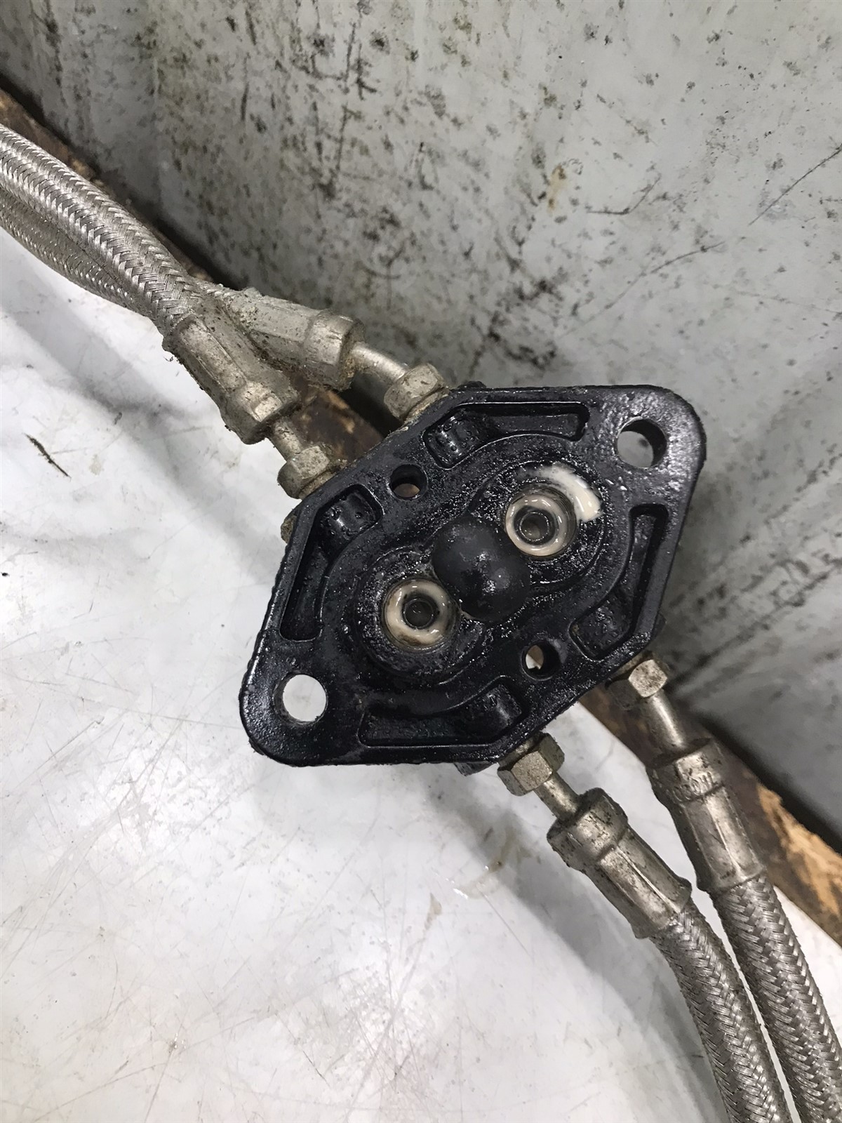 Mercury MerCruiser Alpha Bravo trim tilt lift hydraulic cylinders Power Trim XD