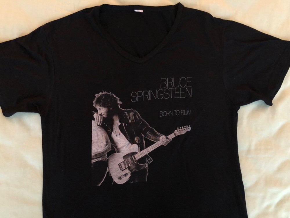 SPRINGSTEEN BORN TO RUN V-NECK!