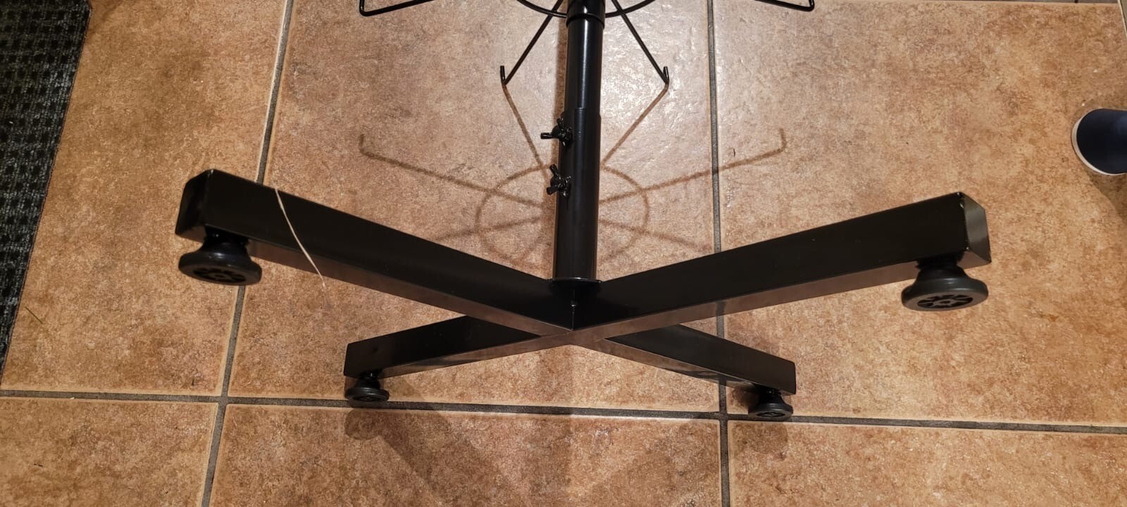 4-tier Floor spinning adjustable display rack