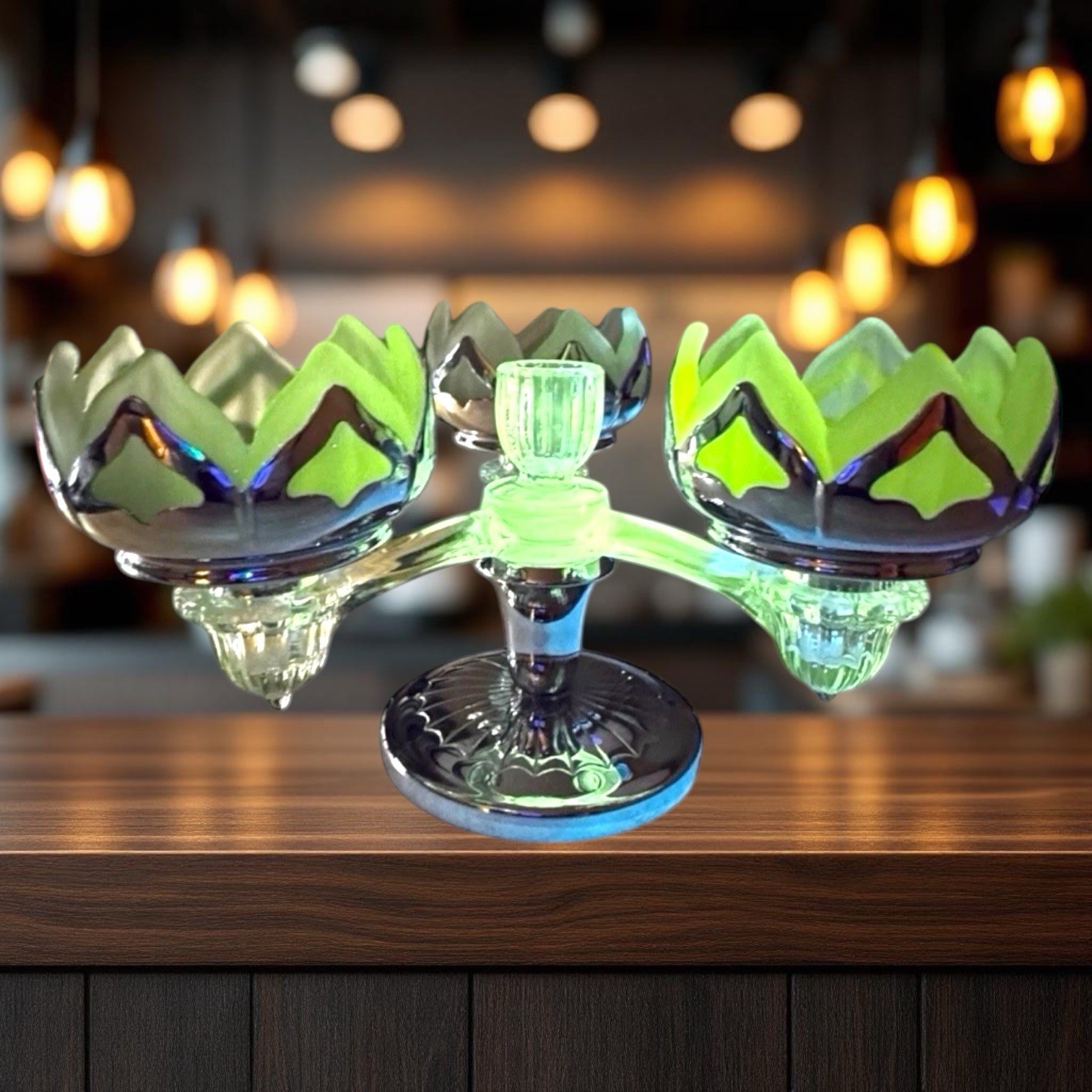 Vintage 1935 MCM Krome Kraft Farber Bros and Cambridge Glass. 3 Tulips Uranium