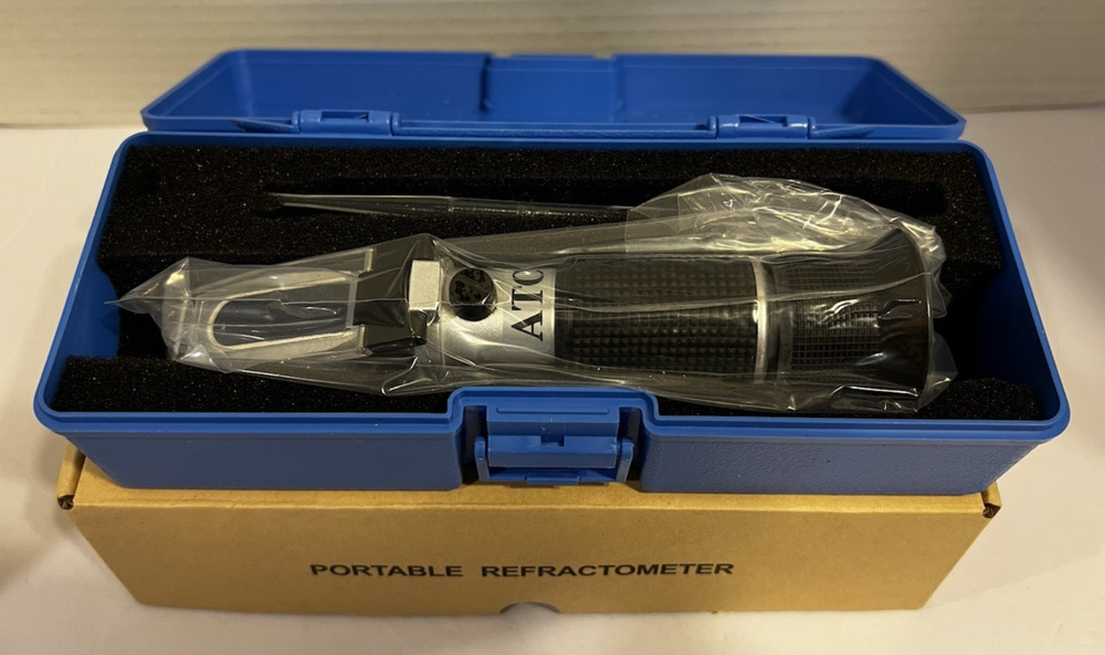 Portable Refractometer ATC LEC115 New in Case & Box