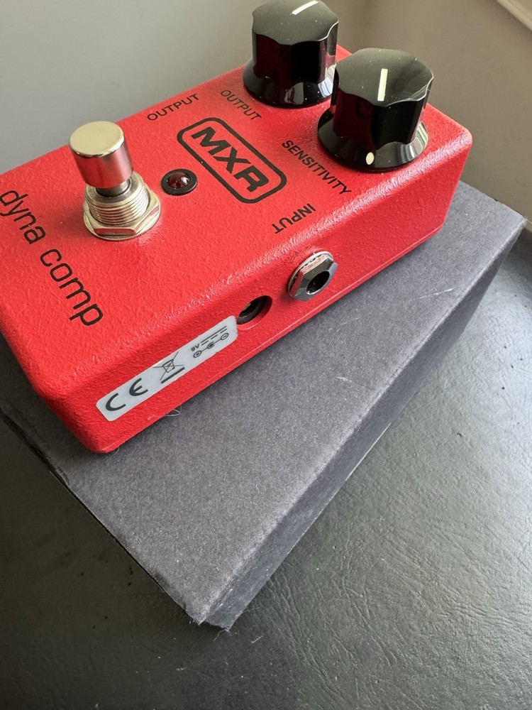 MXR M102 Dyna Comp Compressor Guitar Effects Pedal