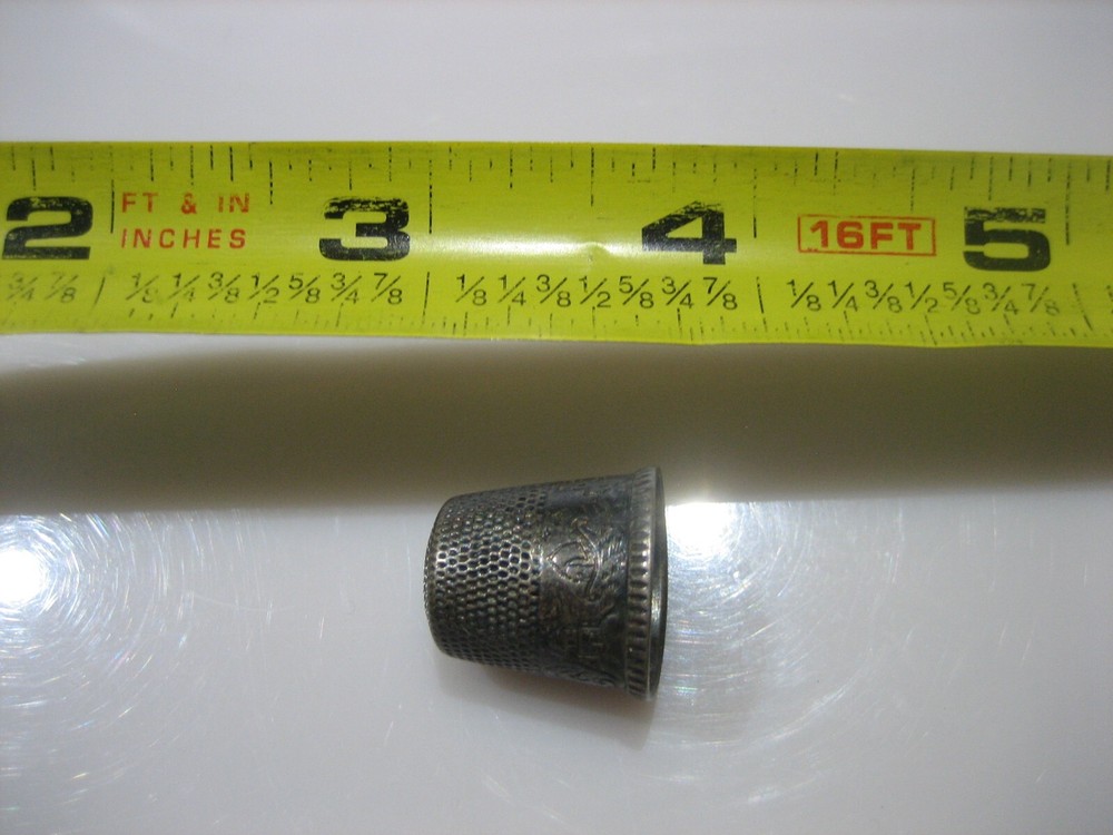 Antique Engraved STERLING SILVER THIMBLE Size 10 Star Hallmark