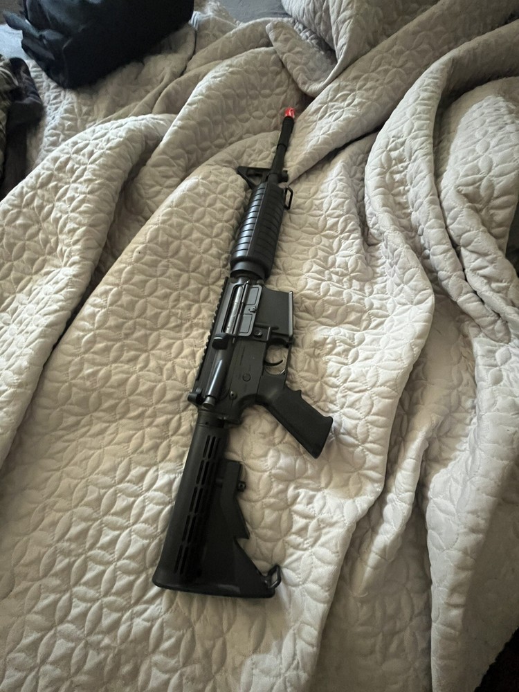 airsoft gun