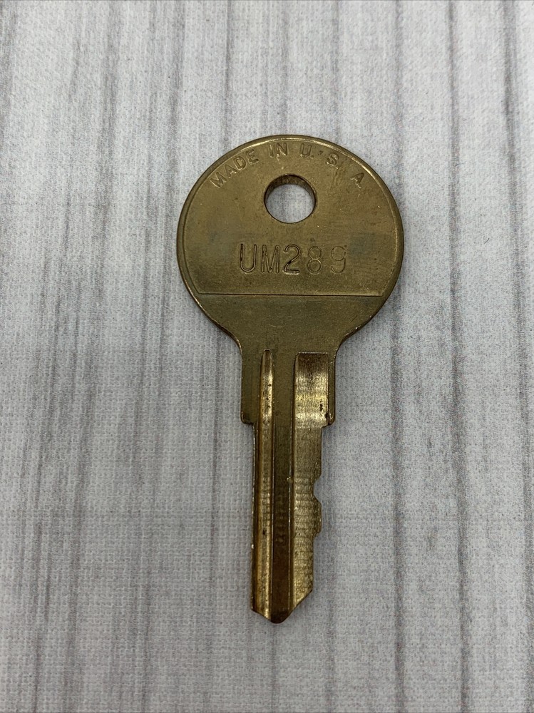 UM289 Key Replacement CM Lock (B)