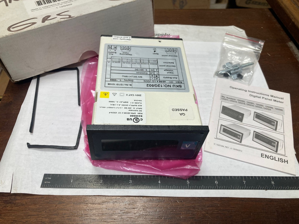 Grainger 12G502, Digital Panel DC Voltmeter, 0-20 VDC Input Range, Red LED