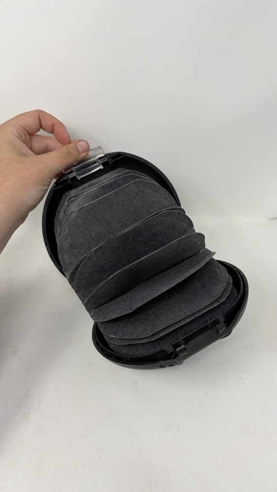 DiscGear 20 Disc CD DVD Game Holder Hard Shell Storage Case