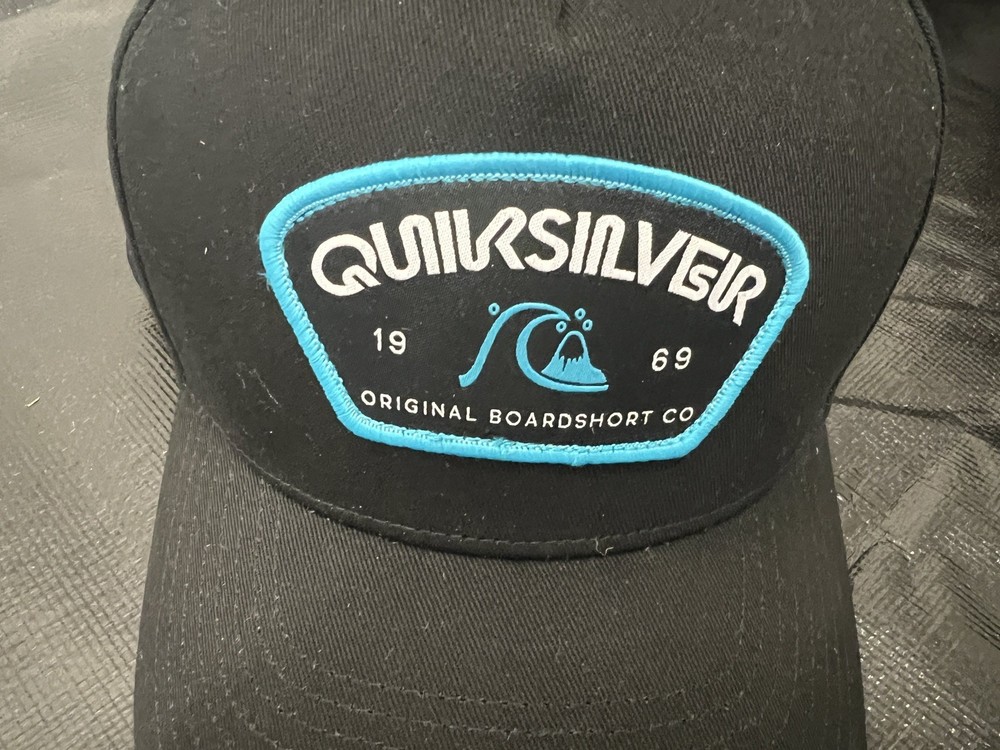 QUIKSILVER Black Trapazoid Teal Patch Logo Solid Hat Cap Snapback Curve Brim NEW