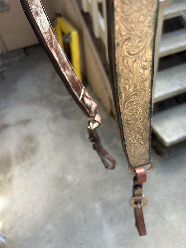 Tool silver and leather Equestrian breast collar