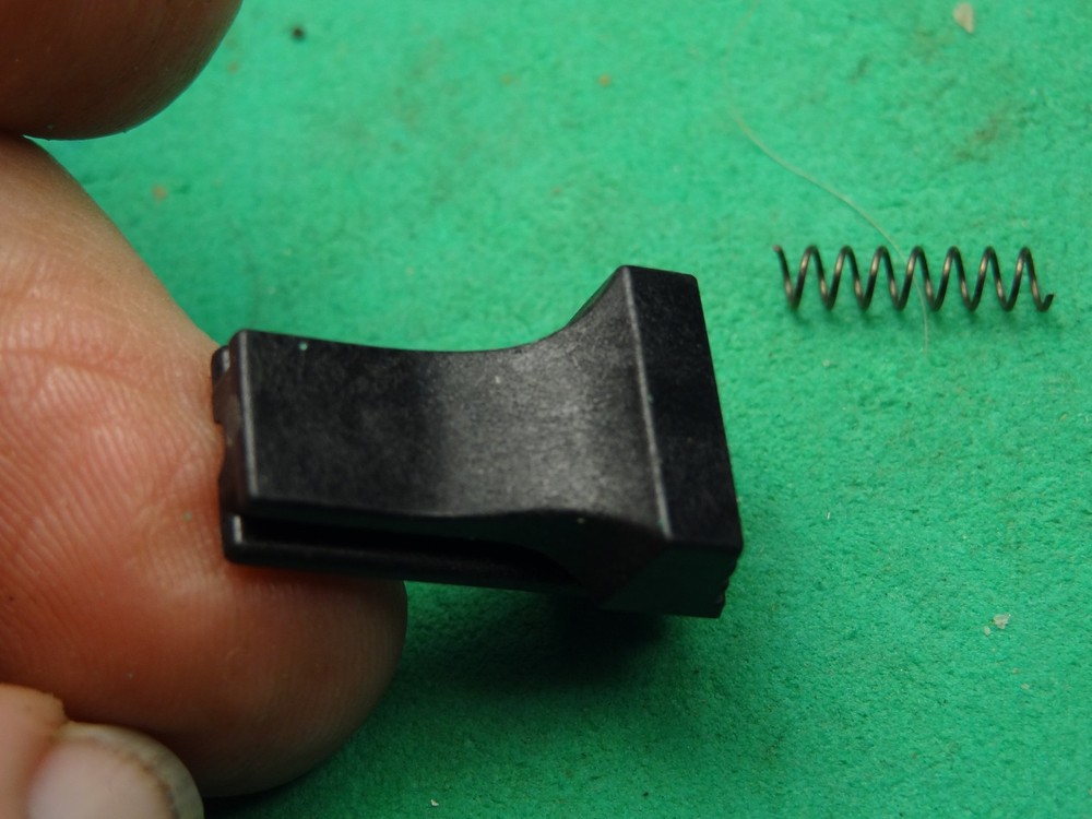 Winchester 1500 Carrier Release w/ Spring (Plastic)