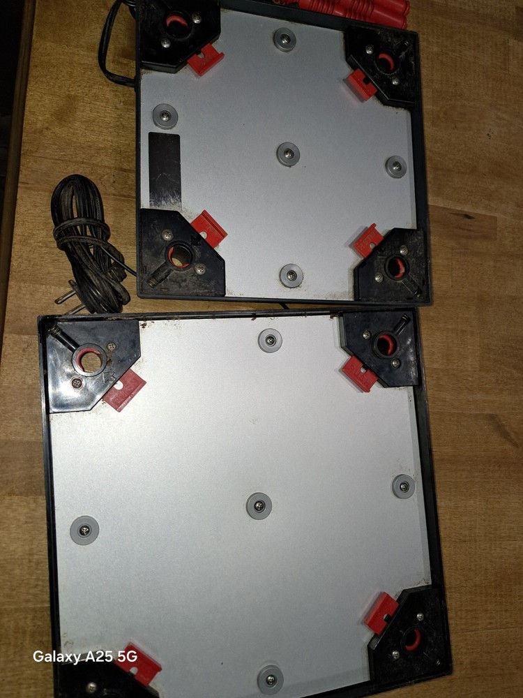 2 brooder box heaters one 10 inch, one 12 inch working as they should