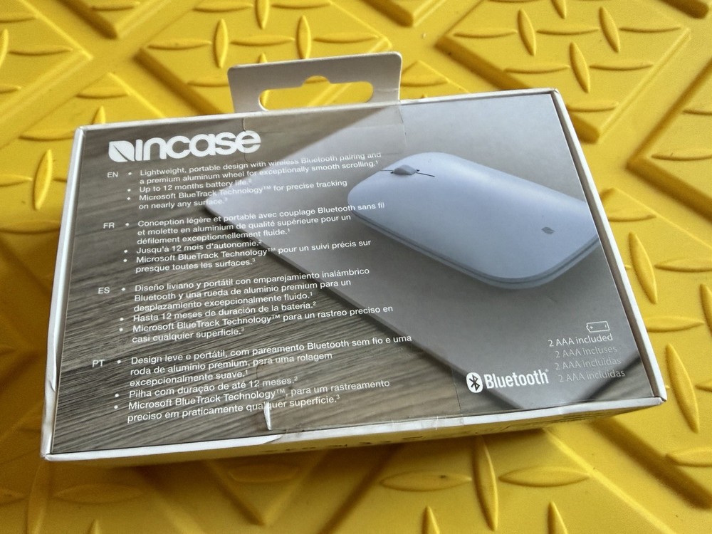Incase - Modern Mobile Mouse Designed by Microsoft - Wireless - Blue NEW