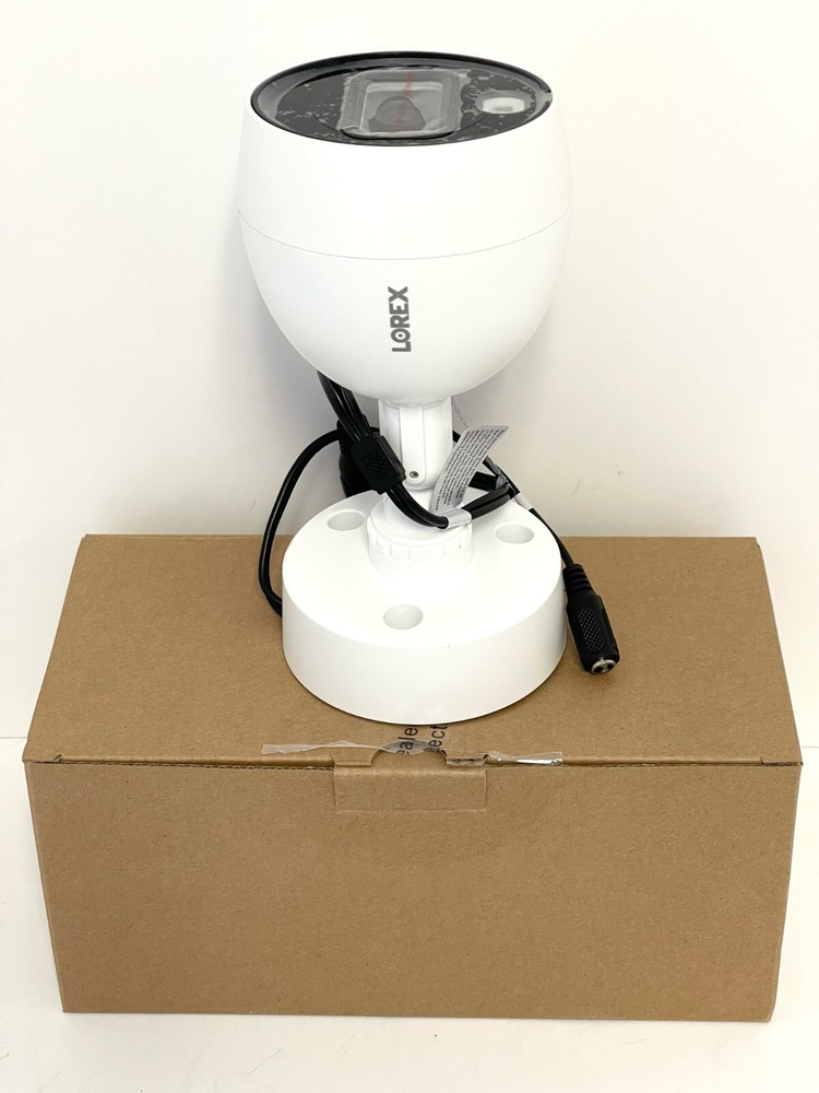 Lorex Technology C883DA 4K Ultra HD Active Deterrence Security Camera