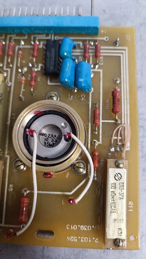 Photoreceiving module (optical sensor) on photodiode FD288B.