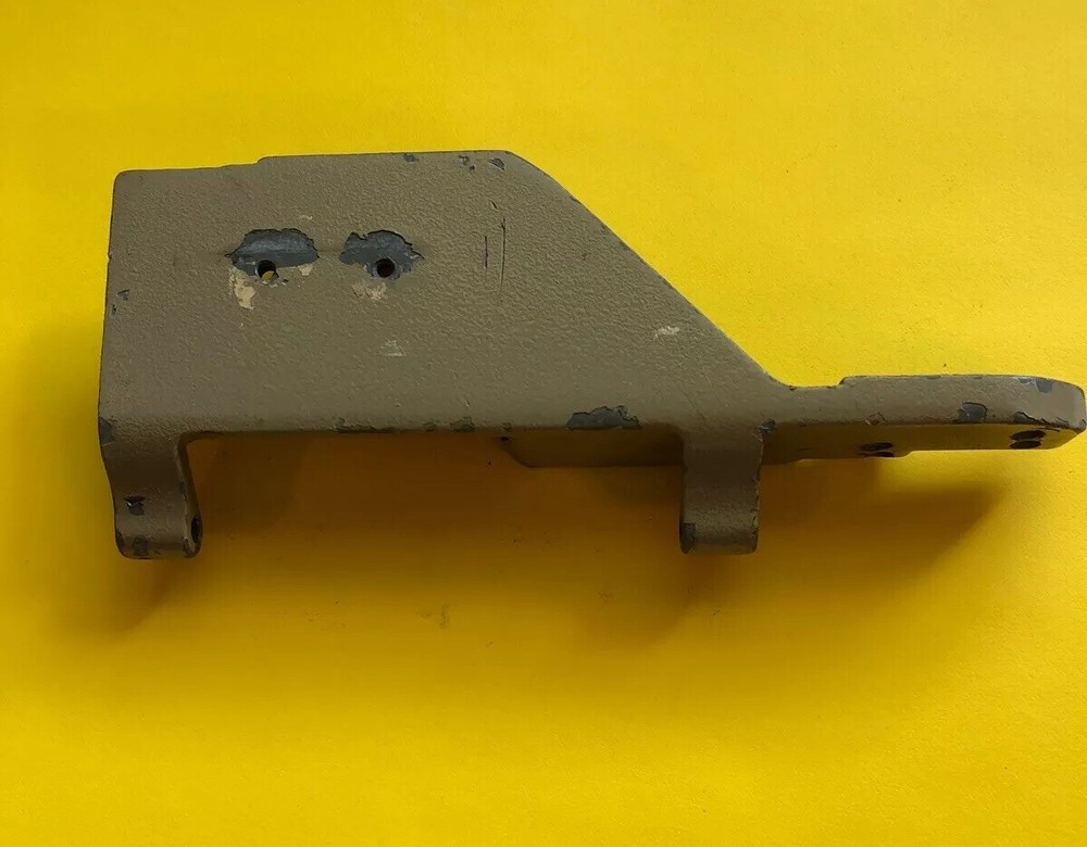 *USED* 57764D-UNION SPECIAL-FOLDER SUPPORT HINGE BRACKET *FREE SHIPPING*