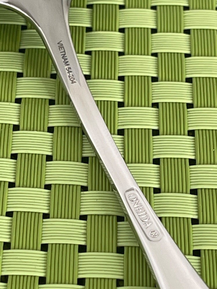 Oneida CASWELL Stainless Teaspoon Glossy NEW Flatware A67N