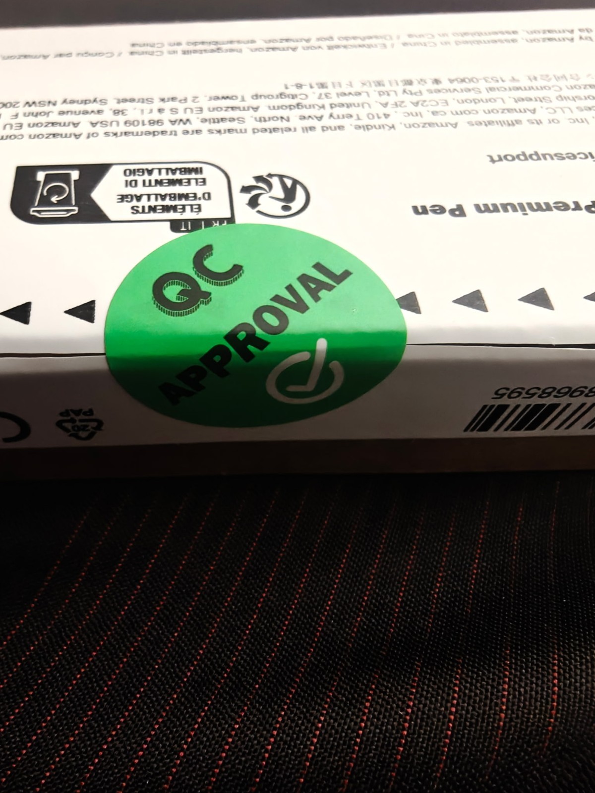 Black Kindle Scribe Premium Pen with Erase Mr and replacement tips