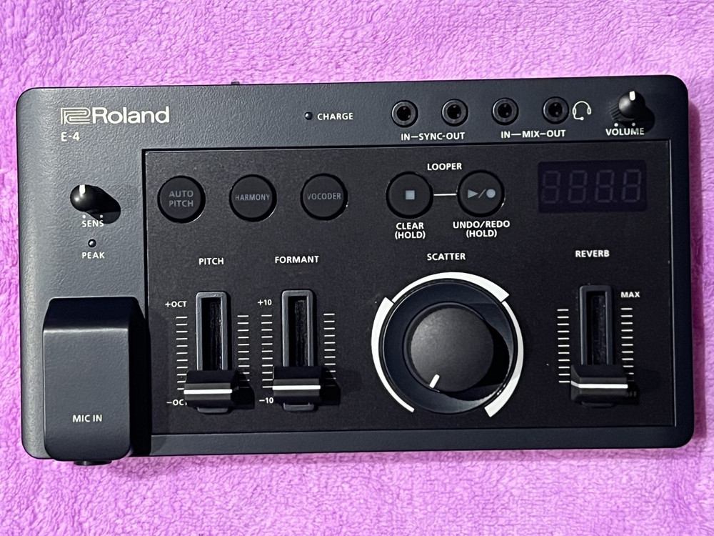 Roland AIRA Compact E-4 Voice Tweaker - MINT - FREE Shipping, Case, Knobs, & Mic