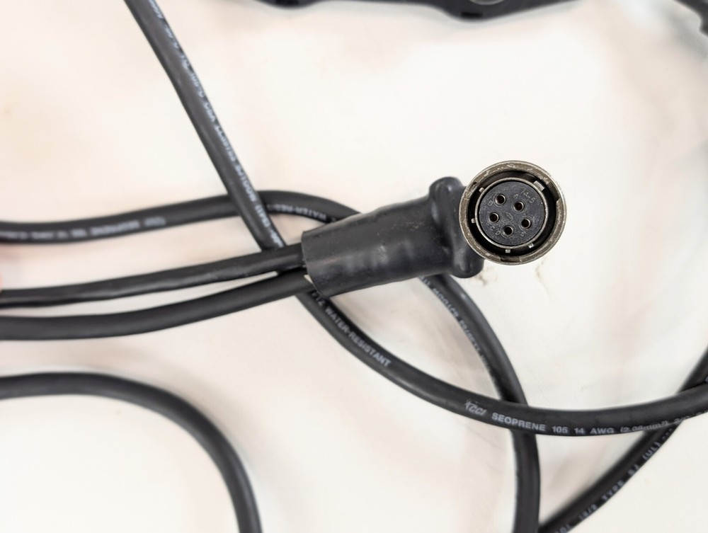 SureFire HellFighter UH-01D Light Cable Kit with Hand Grip Switch