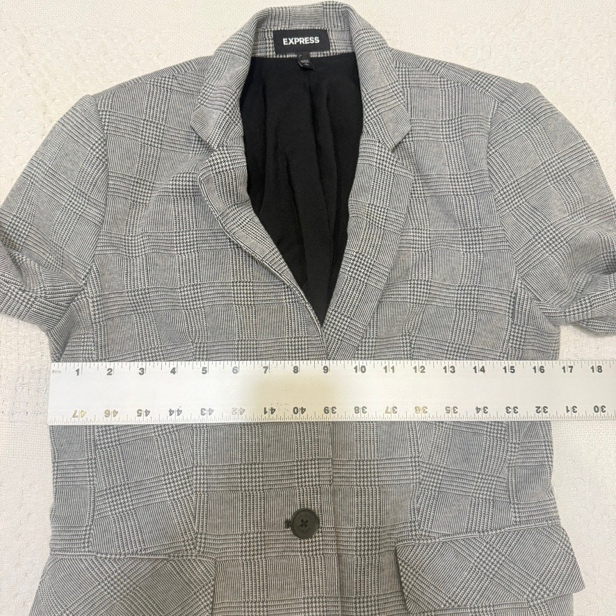 Express medium 1 button front fitted 1/2 sleeve blazer jacket C2 3322