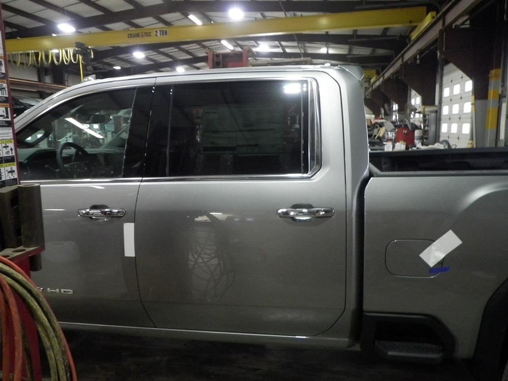 2026 Sierra 2500 SLT Air Shutter