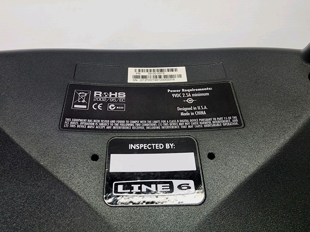 Line 6 POD HD Desktop Guitar Multi-Effect Processor, 22 Amp Models, 100+ Effects