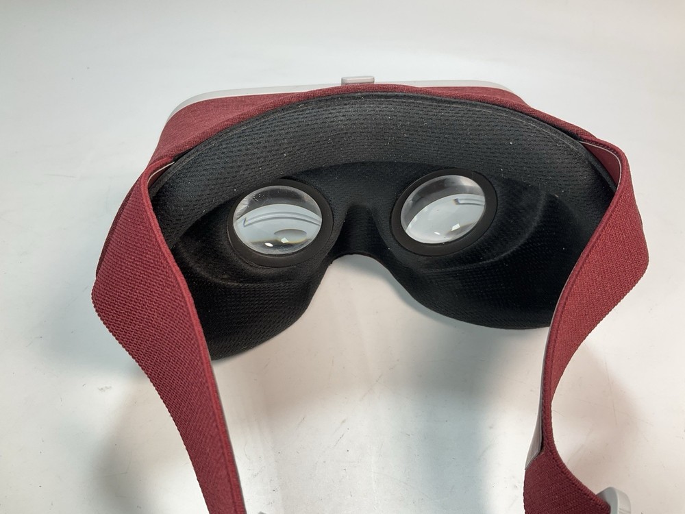 Google Daydream View VR Headset - with Remote