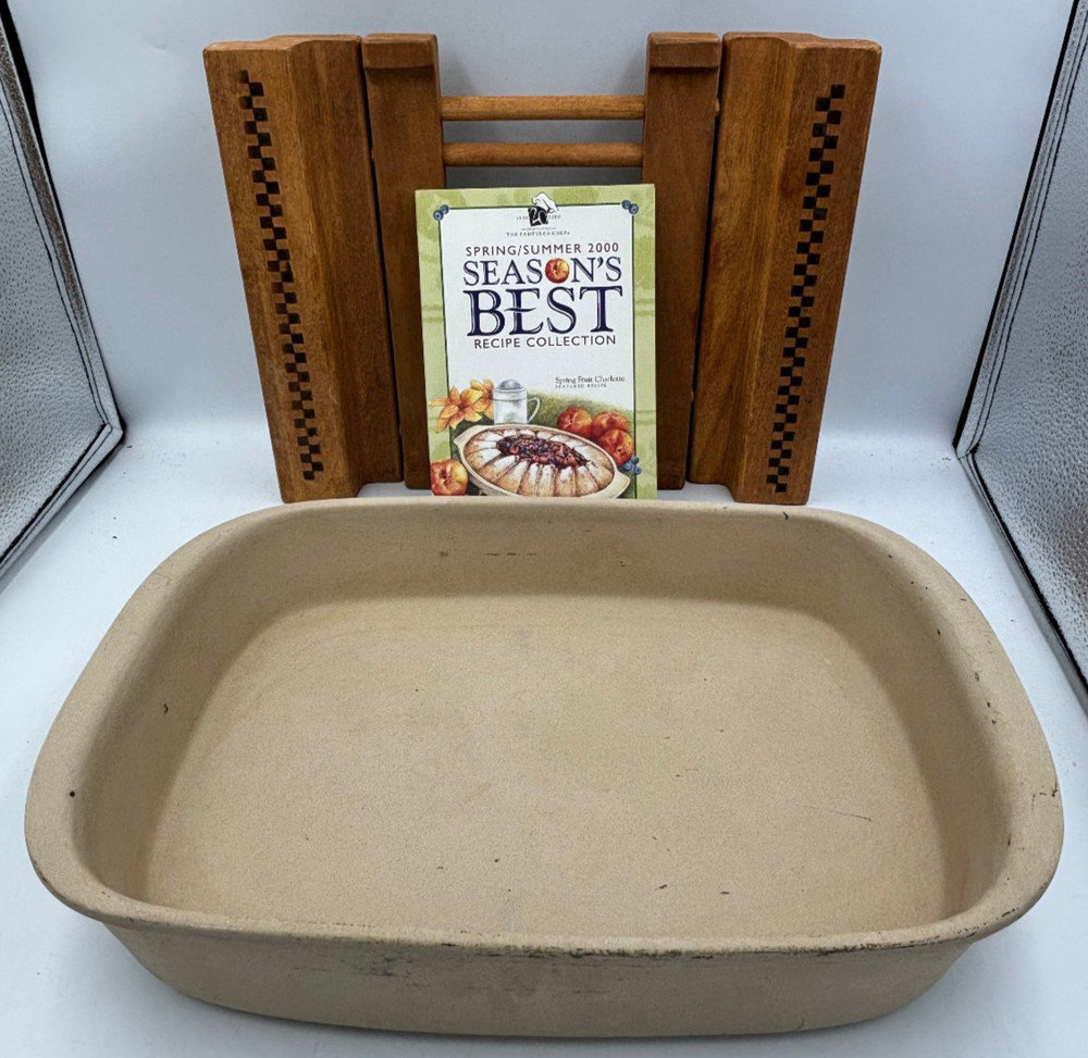 Pampered Chef Rectangular Baker #1430, Trivet #2130 & Cookbook