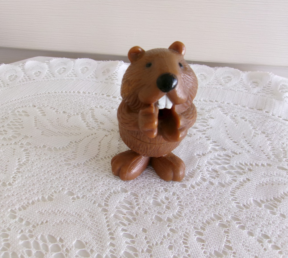 Vintage Eager Beaver Pencil Sharpener Desk Decor JSNY