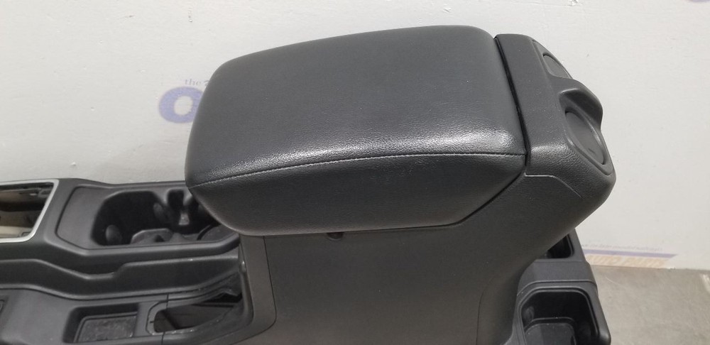 21 JEEP GLADIATOR JT WILLYS CENTER FLOOR CONSOLE ASSEMBLY BLACK MANUAL SHIFT