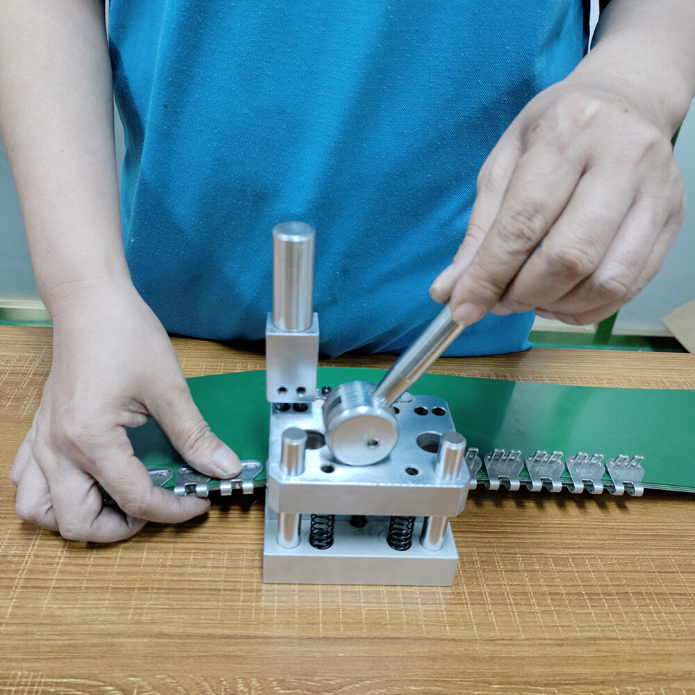 Ready Set Staple Fastener Installation Tool For Flexco Alligator