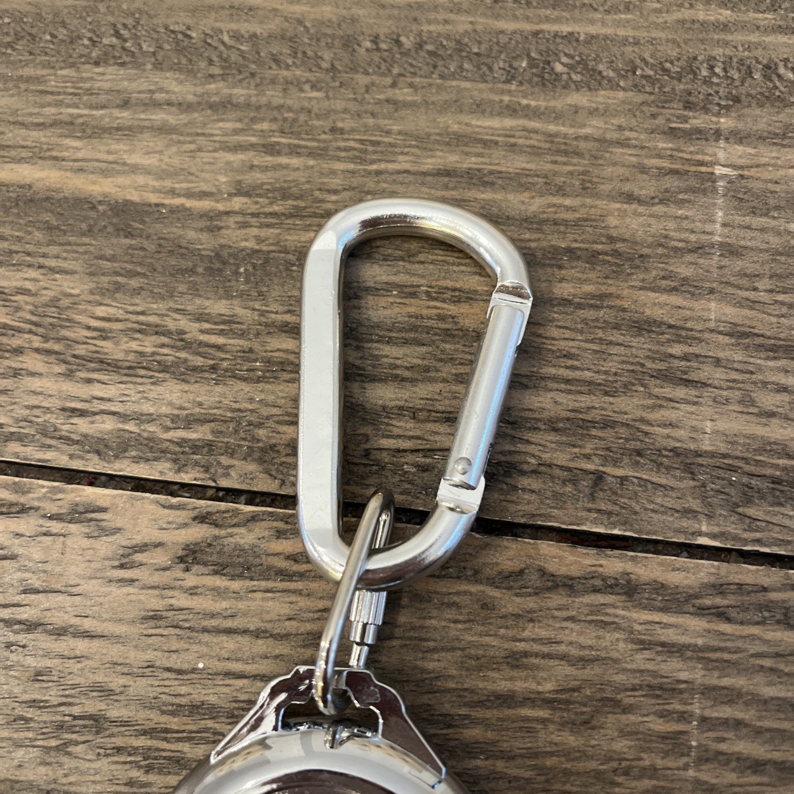 NEW NOS Vtg Blockbuster Video Retractable Keychain Badge Reel Carabiner Silver