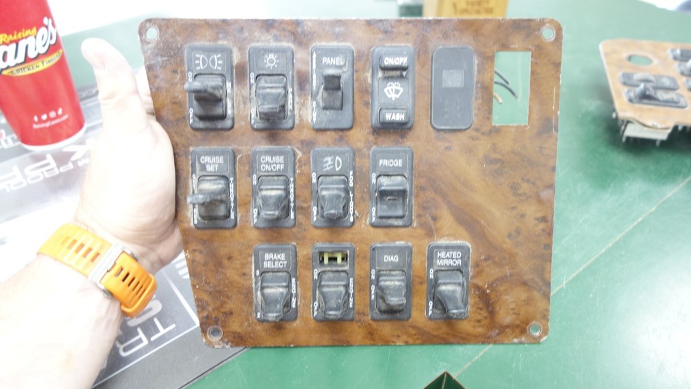 International 9400 SWITCH Dash Panel - Used