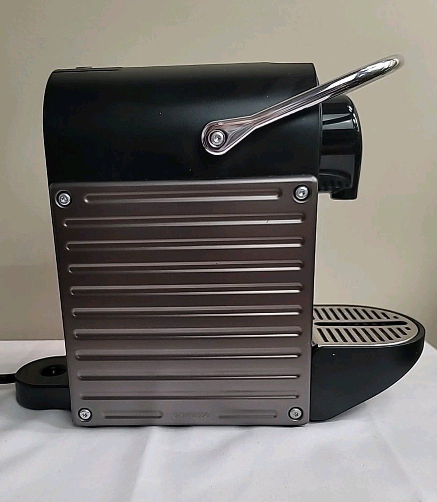 Nespresso Pixie Type C60 Coffee Espresso Machine