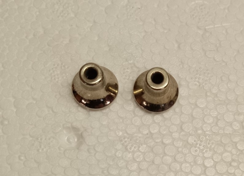 PAIR VINTAGE CHROME 5/8 IN. PLATED ROUND DRAWER OR DOOR KNOBS OR PULLS