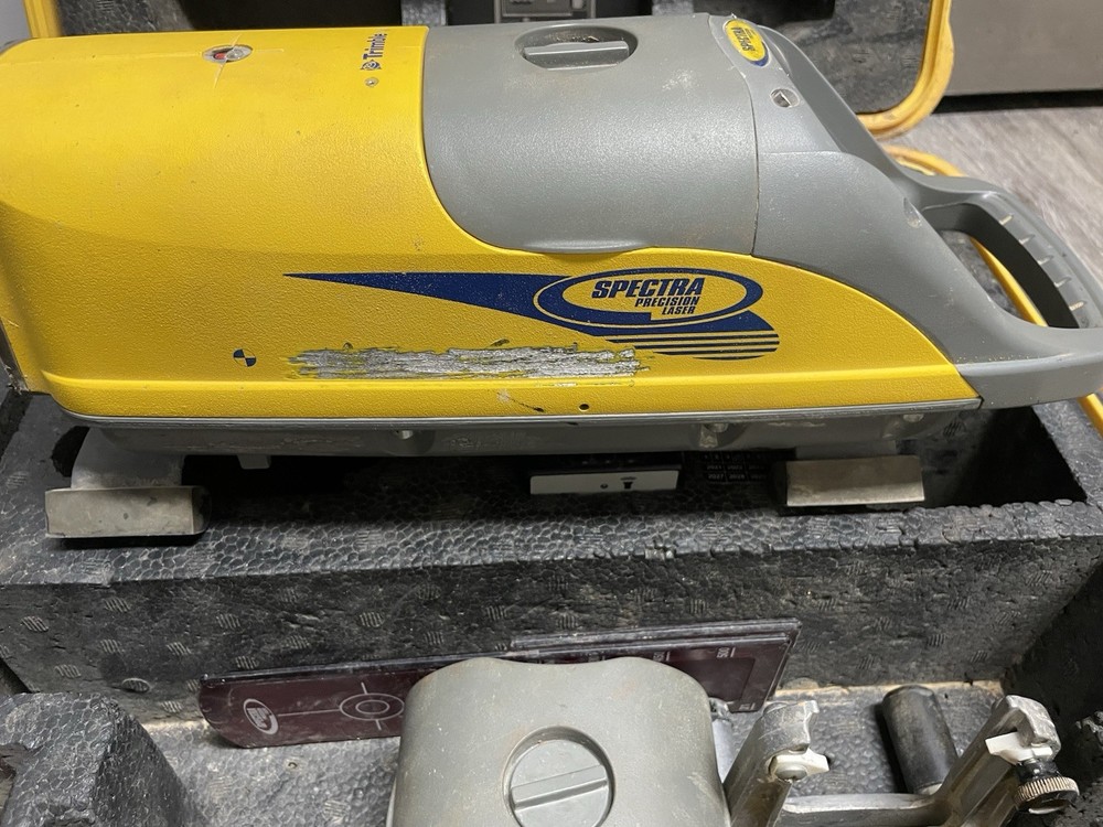 Trimble Spectra DG511 Pipe Laser Complete Setup, RC501, Extra Battery, Charger