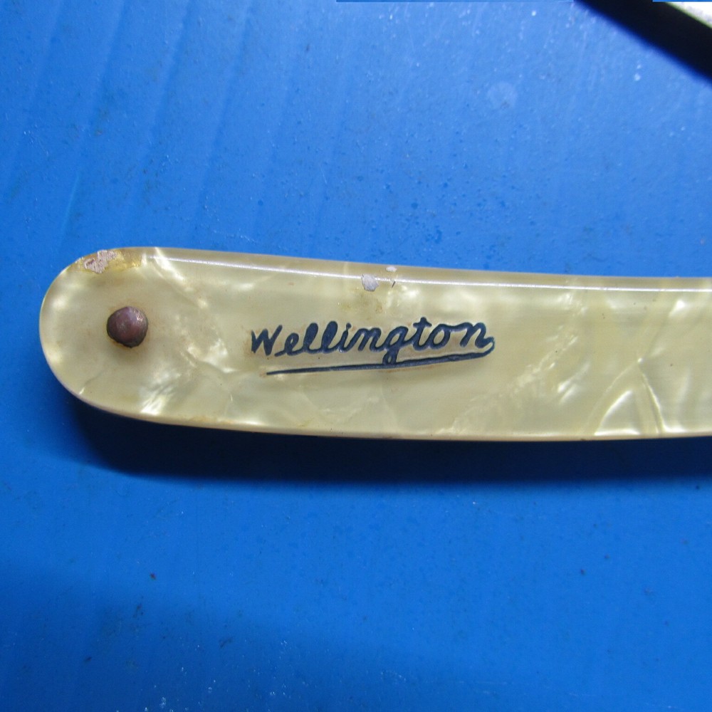 Straight Razor : Wellington