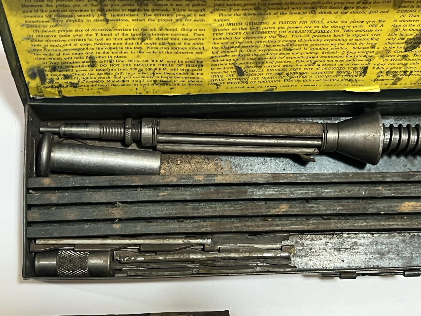 AMMCO Model 100 Vintage Small Bore Cylinder Hone Set in Box 47/64" - 1-5/16" USA