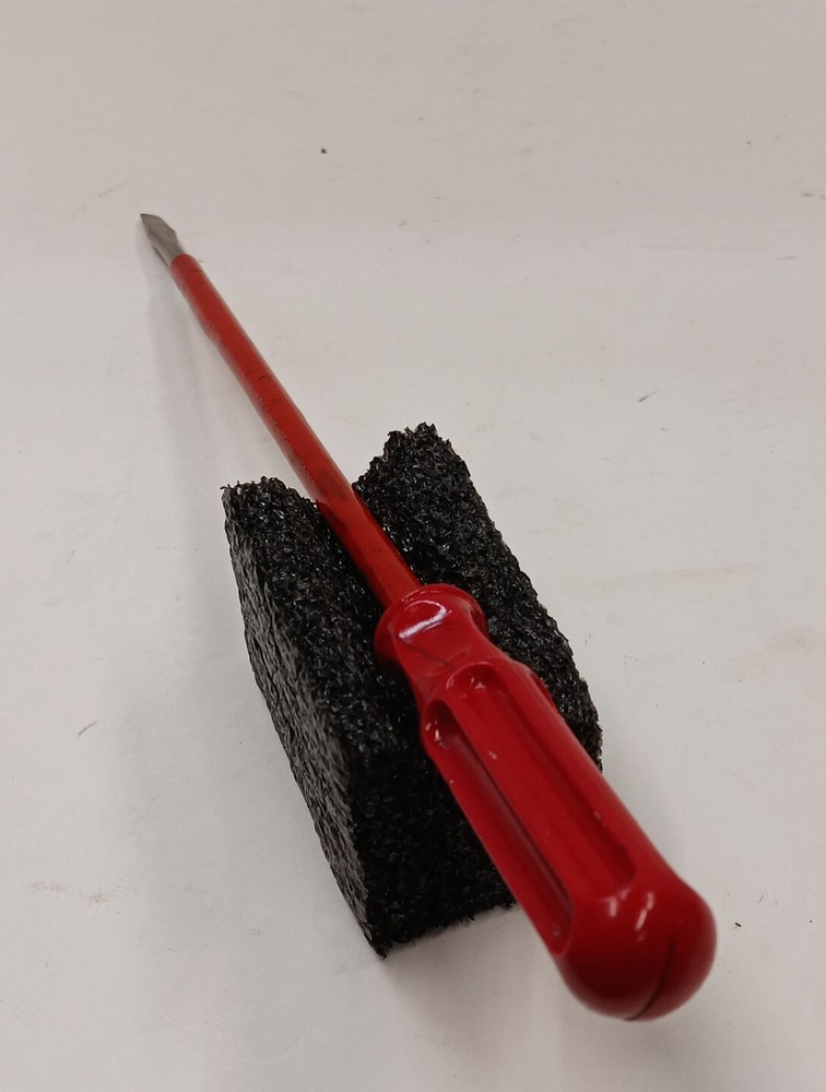 Oxwall Screwdriver Flat/Slotted Insulated 5000 Volts Red Handle 11"