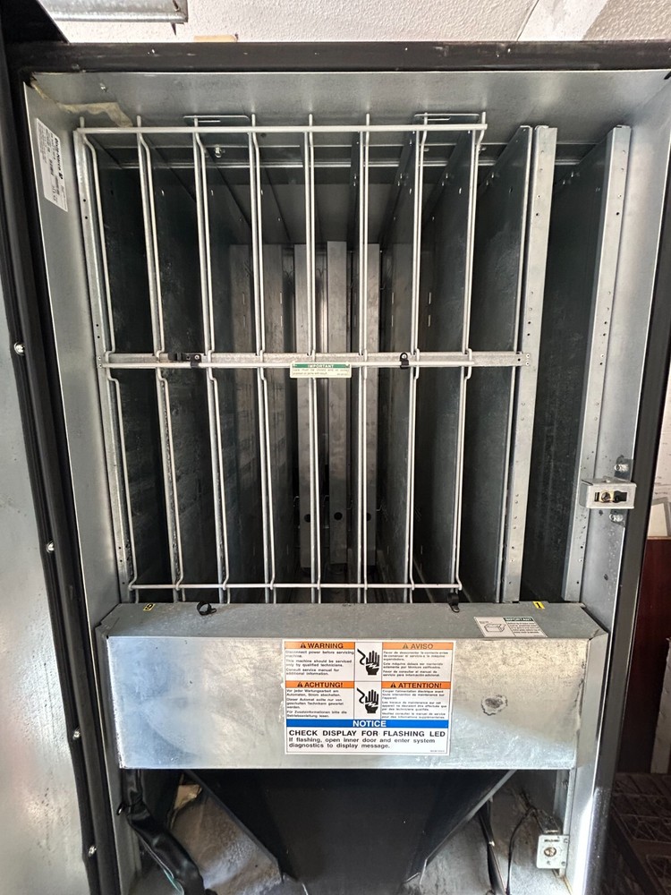 WORKING Cold Drinks Vending Machine – Coin & Dollar –Local Pickup