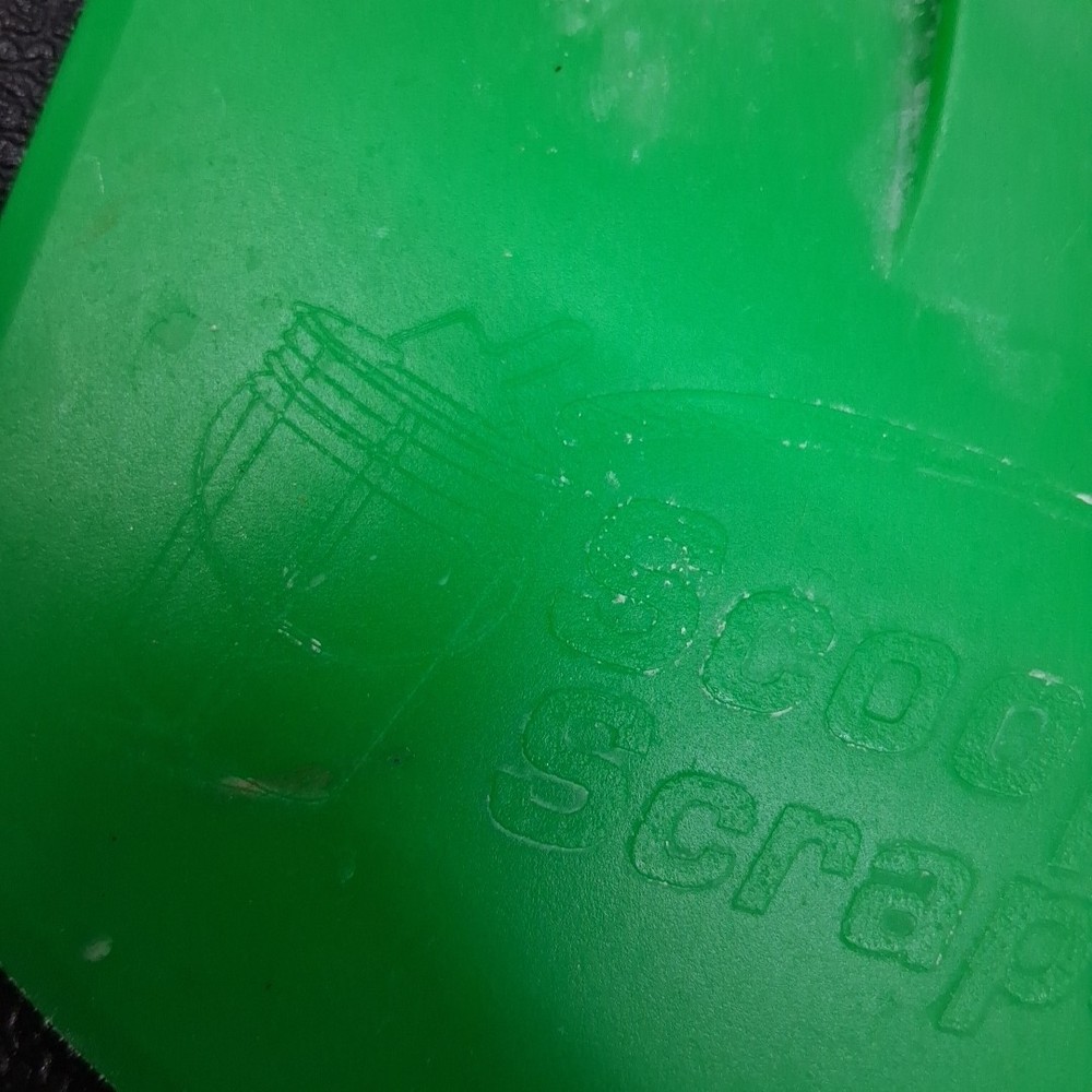 Scoop -N- Scrape Green Round Front Plastic Bucket Scraper