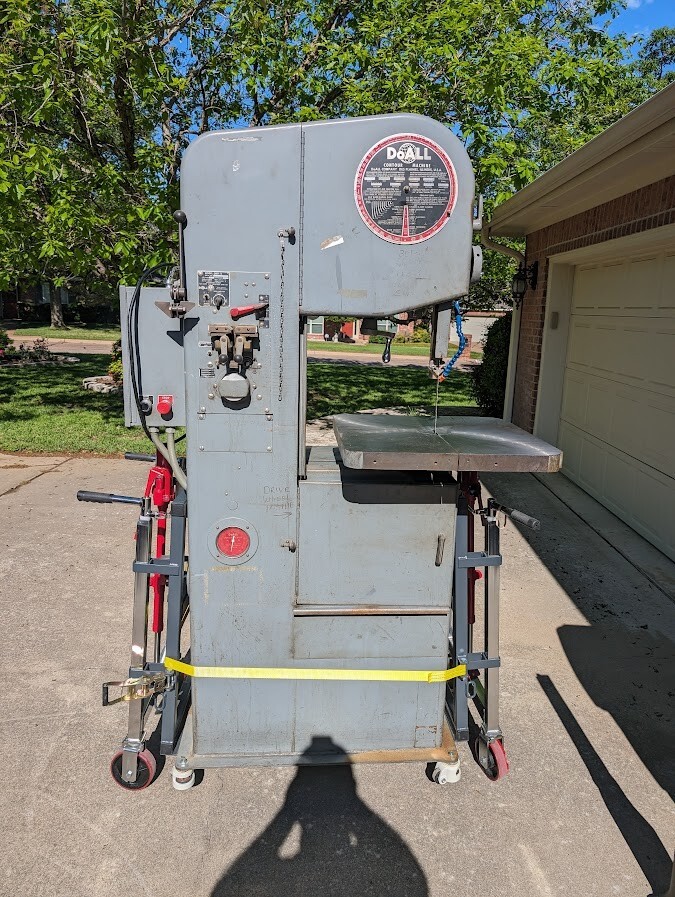 DoAll 1612-0 Bandsaw - Very Complete
