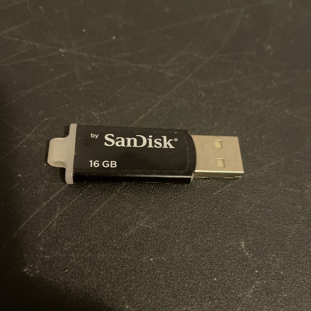 Microsoft Xbox 360 16 GB Sandisk USB Flash Drive / Memory Storage
